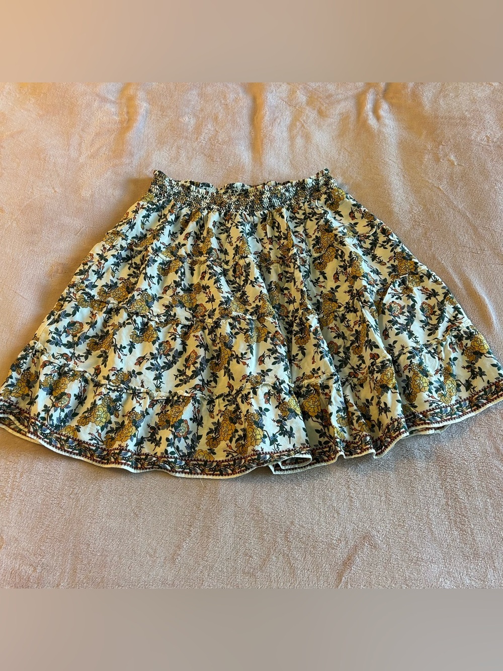 Max Studio white yellow blue floral print tiered mini skirt smocked waist size M
